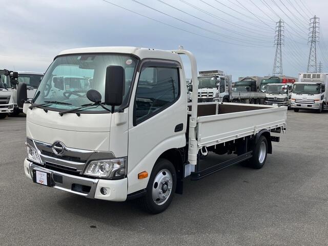 Hino DUTRO 2023