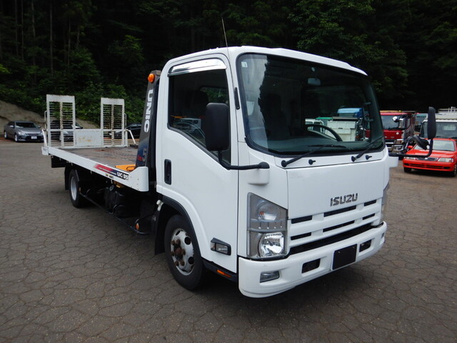 Isuzu ELF 2011