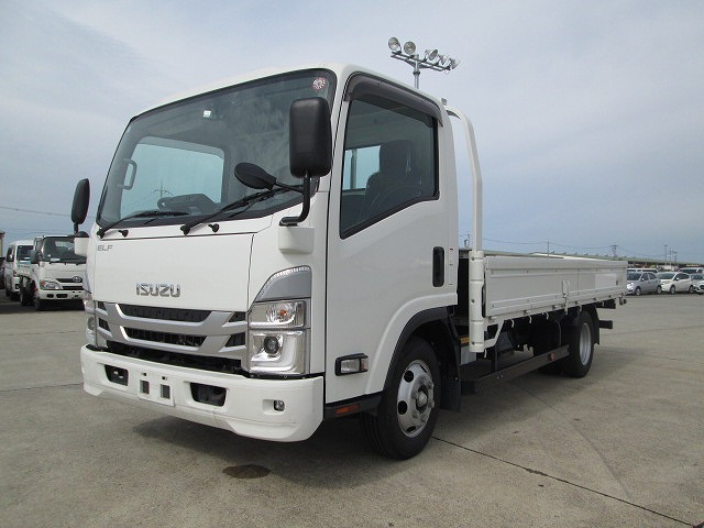 Isuzu ELF 2022