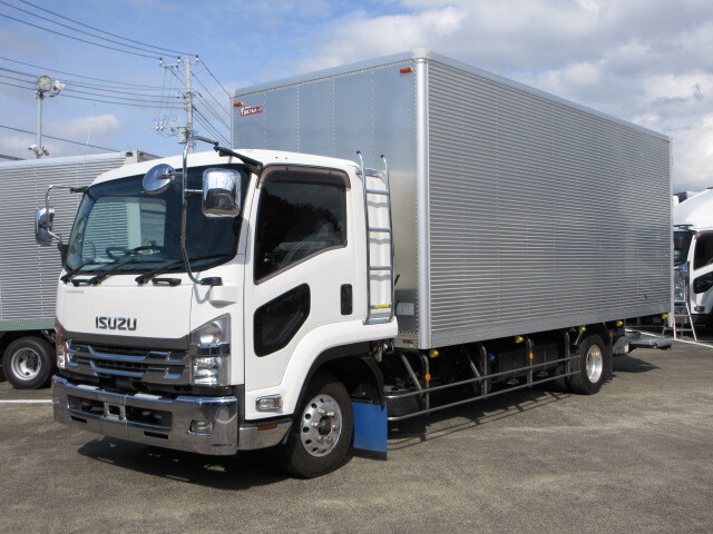 Isuzu FORWARD 2018