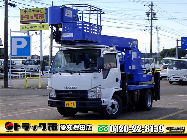 Isuzu ELF 2013