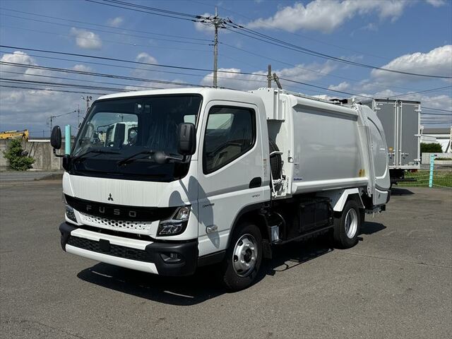 Mitsubishi CANTER 2024