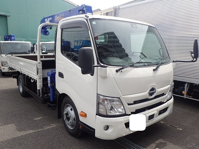 Hino DUTRO 2024