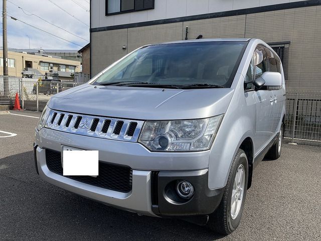 MITSUBISHI DELICA D:5 2WD 2012