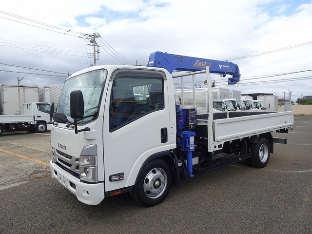 Isuzu ELF 2022