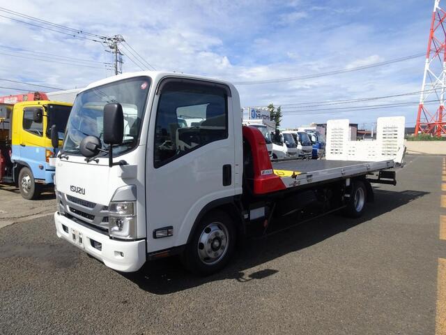 Isuzu ELF 2021