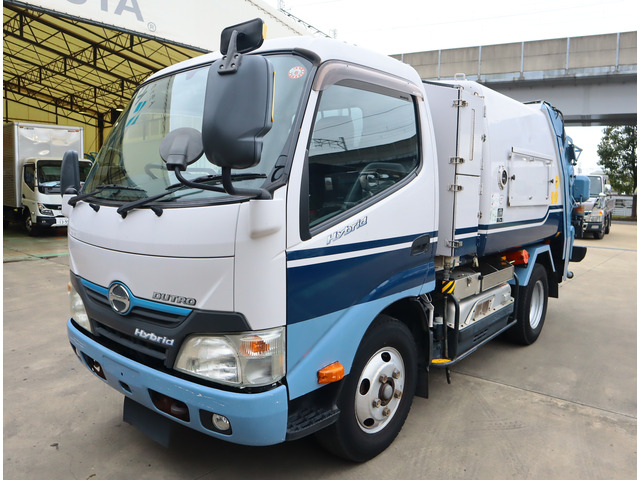 Hino DUTRO 2015