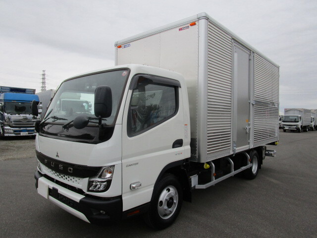 Mitsubishi CANTER 2024