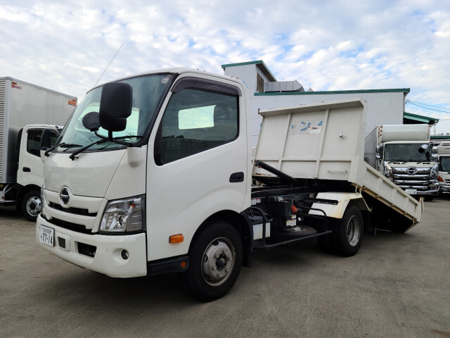 Hino DUTRO 2021