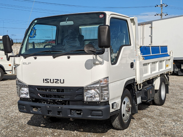 Isuzu ELF 2023