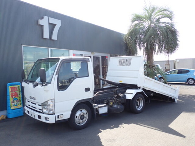 Isuzu ELF 2013