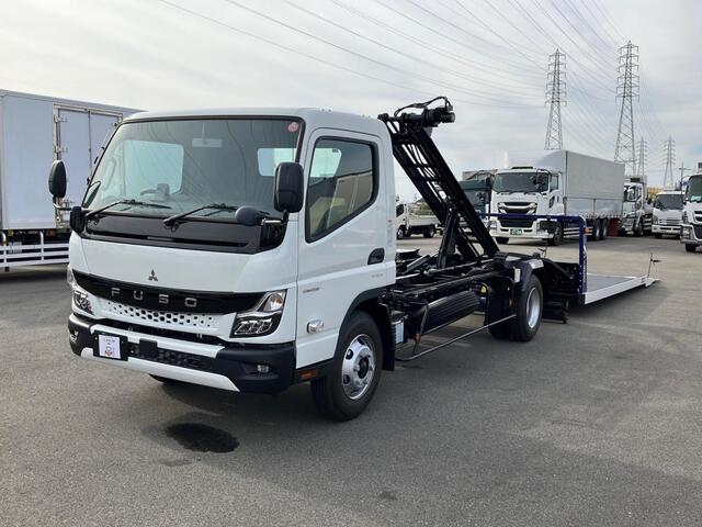 Mitsubishi CANTER 2024