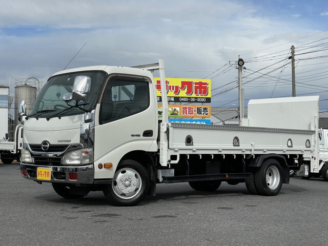 Hino DUTRO 2013