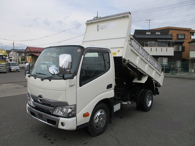 Hino DUTRO 2020