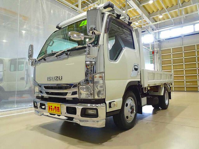 Isuzu ELF 2018