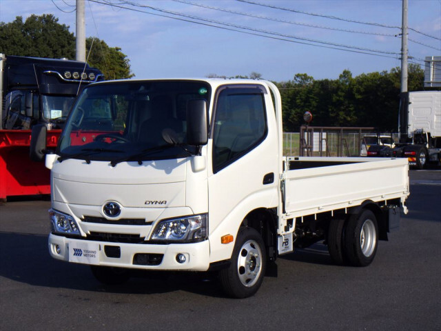 Toyota DYNA 2024