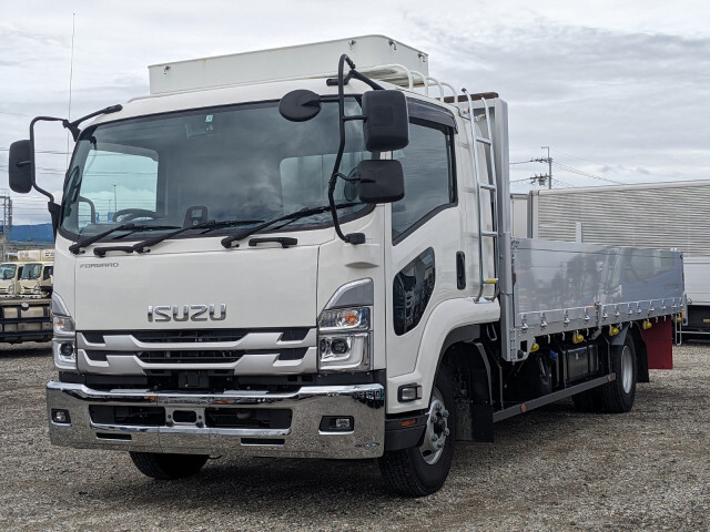 Isuzu FORWARD 2022