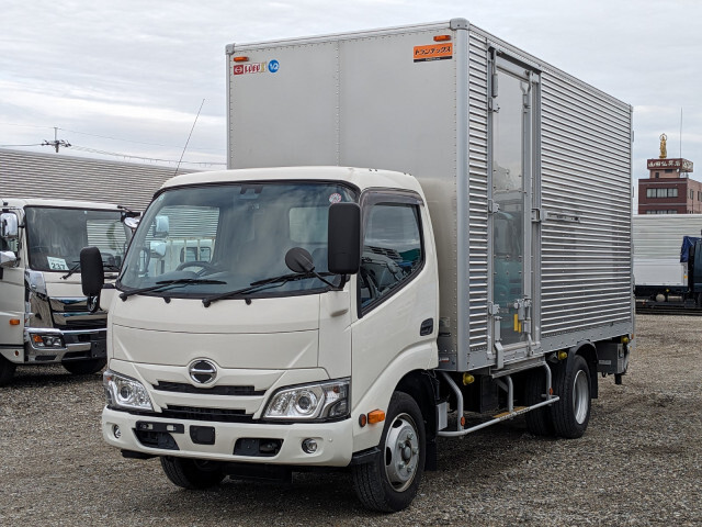 Hino DUTRO 2023