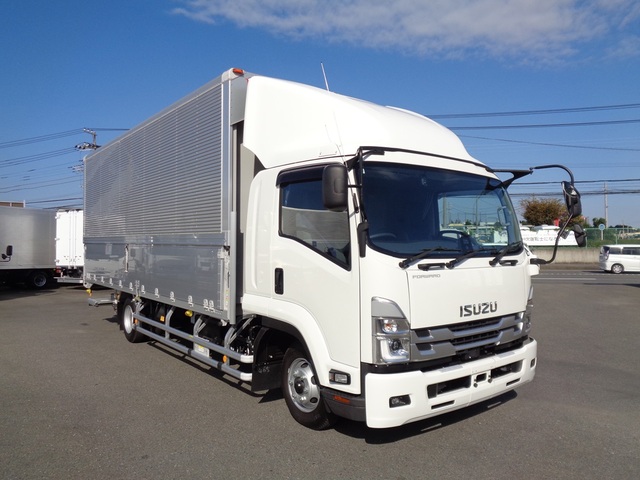 Isuzu FORWARD 2023