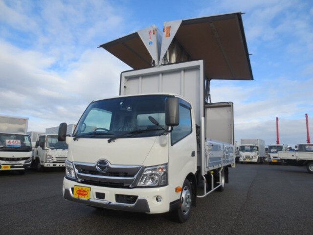 Hino DUTRO 2023