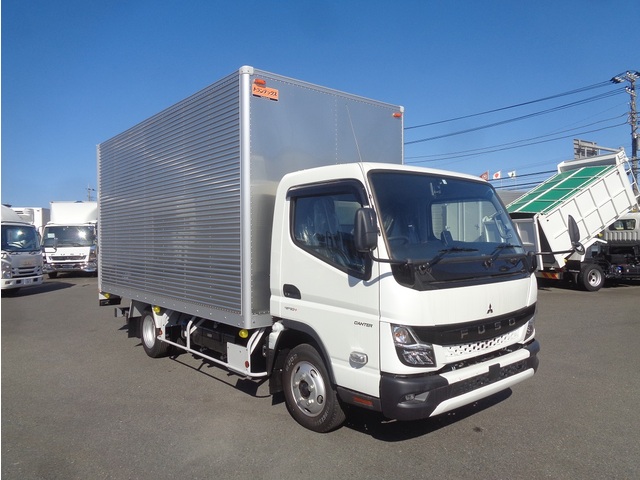 Mitsubishi CANTER 2023