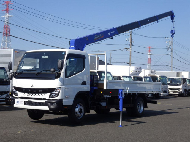 Mitsubishi CANTER 2023