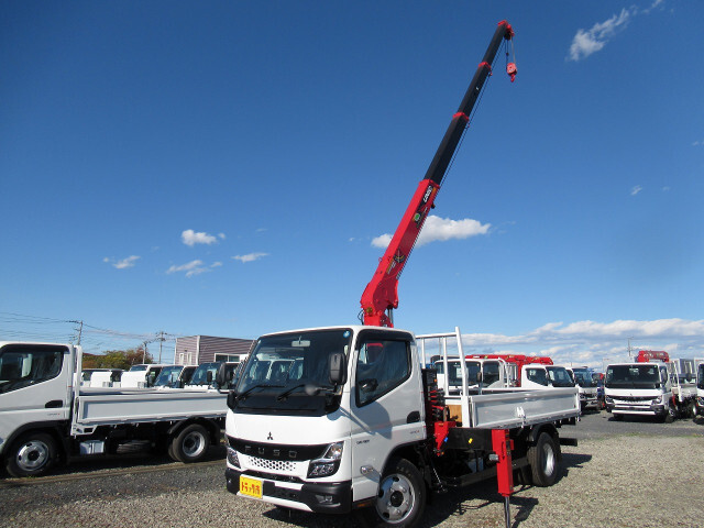 Mitsubishi CANTER 2023