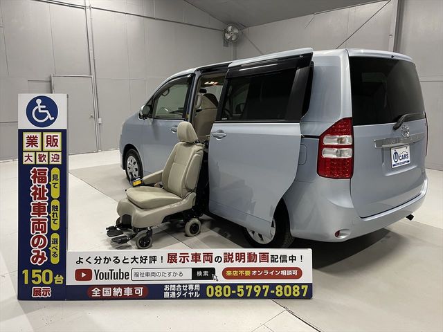 TOYOTA NOAH 4WD 2013