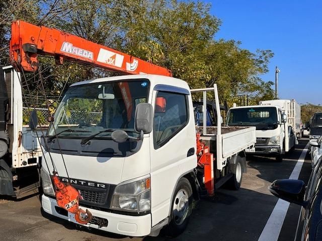 Mitsubishi CANTER 2023