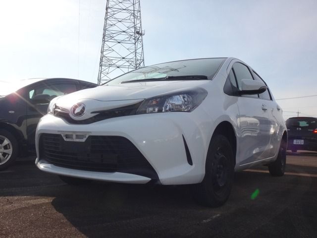 TOYOTA VITZ  4WD 2016