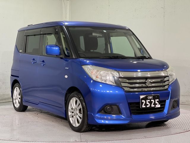 Mitsubishi CANTER 2023