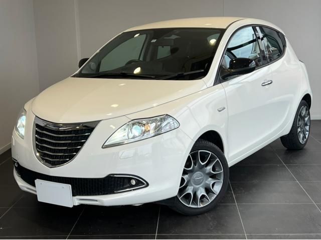 CHRYSLER YPSILON 2012