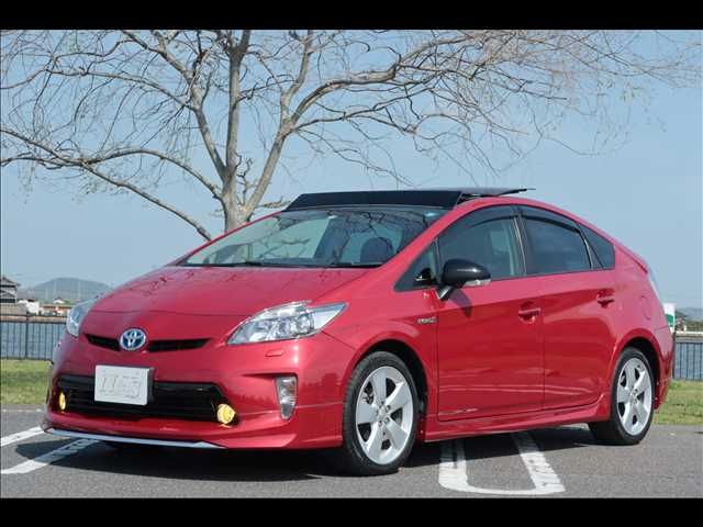 TOYOTA PRIUS 2013