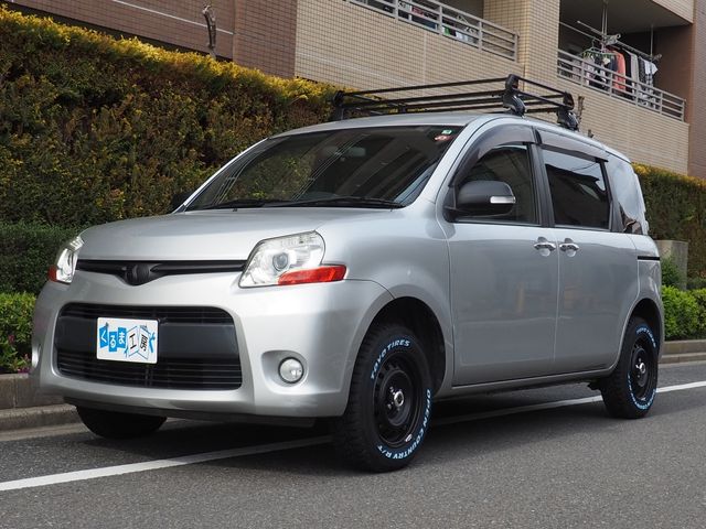 TOYOTA SIENTA 2011