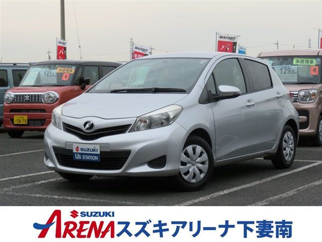 TOYOTA VITZ 2011