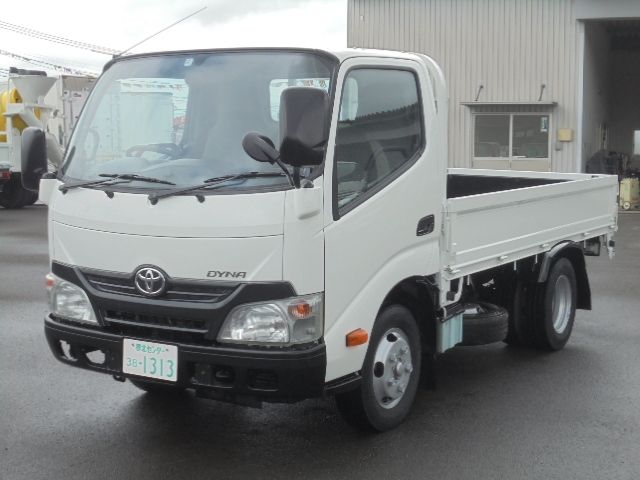 TOYOTA DYNA 2015