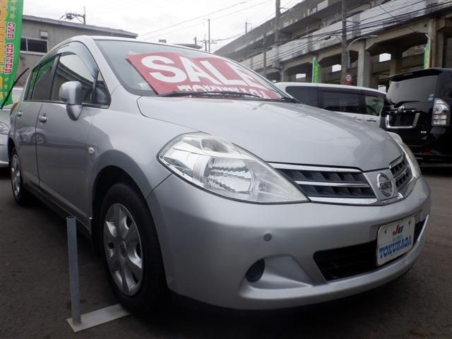 NISSAN TIIDA 2012