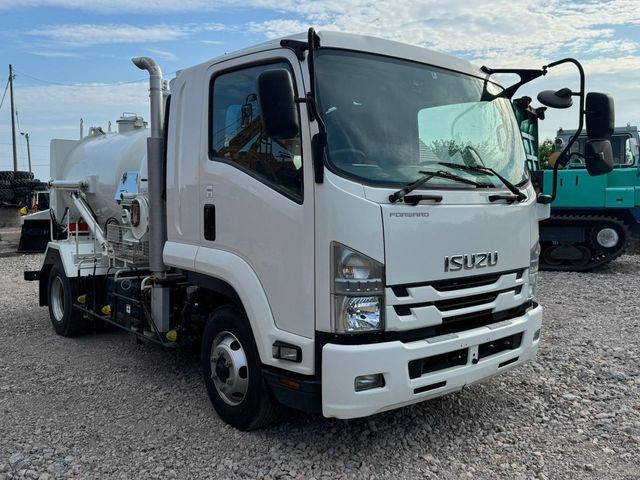 ISUZU FORWARD 2020