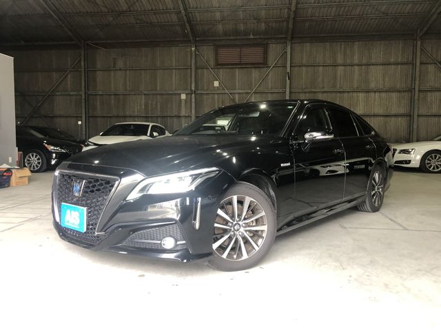 TOYOTA CROWN sedan hybrid 2019