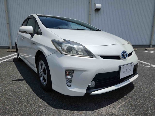 TOYOTA PRIUS 2013