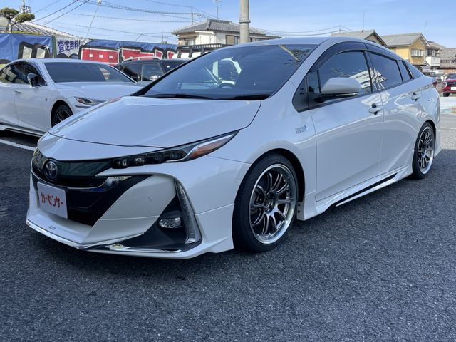 TOYOTA PRIUS PHV 2018