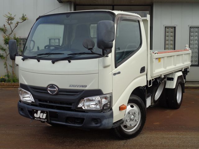 HINO DUTRO 2016