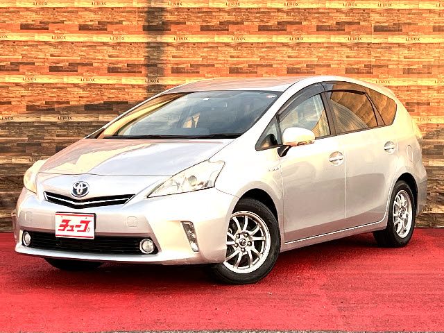 TOYOTA PRIUS ALPHA 2012