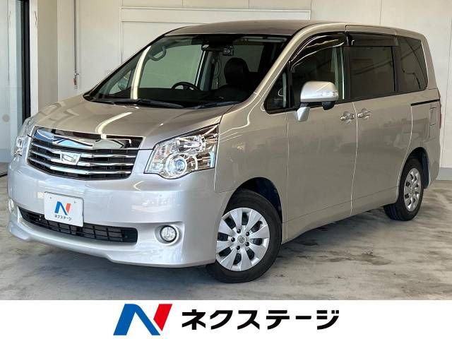 TOYOTA NOAH 2011