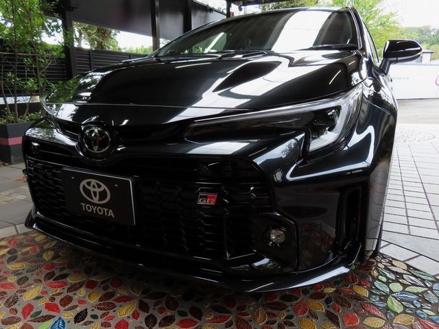 TOYOTA GR COROLLA 2023