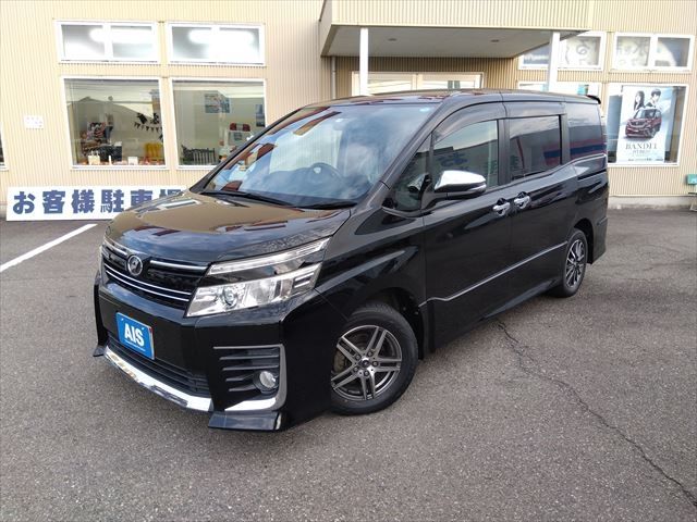 TOYOTA VOXY 2015