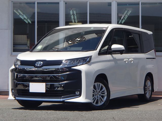 TOYOTA NOAH 2022