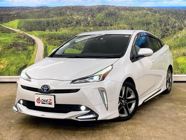 TOYOTA PRIUS 2021