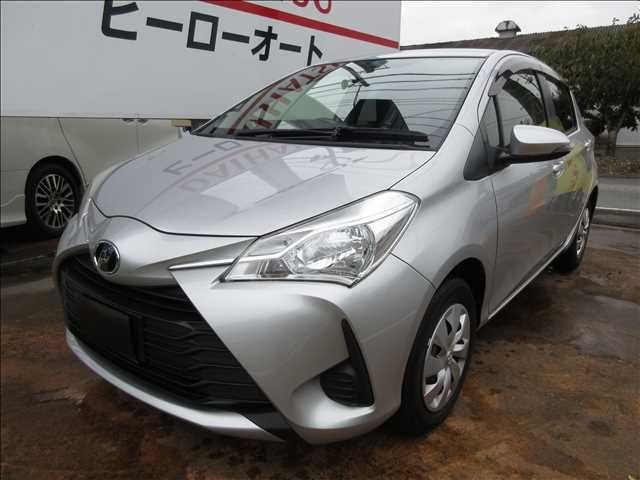 TOYOTA VITZ 2017