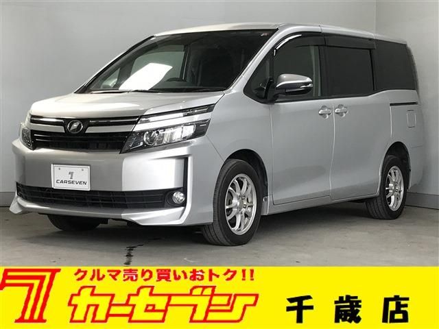 TOYOTA VOXY 4WD 2014